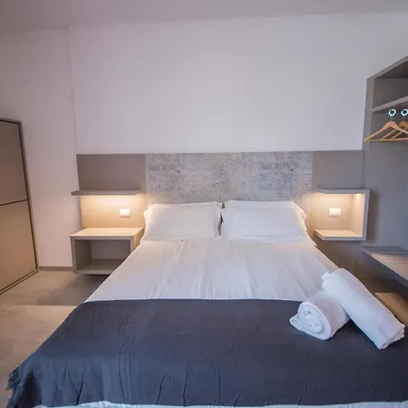 Lägenhetshotell Cristine Riva del Garda