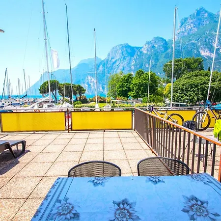 Lägenhetshotell Cristine Riva del Garda